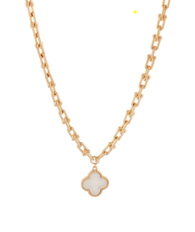 MOP Clover Pendant Link Oval Chain Necklace