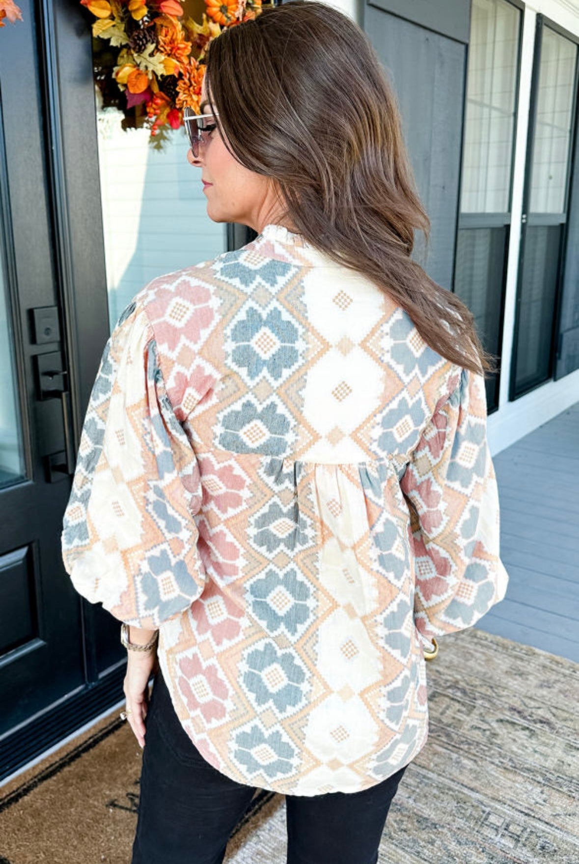 Geometric Print Tassel Tie Split Neck Balloon Sleeve Blouse